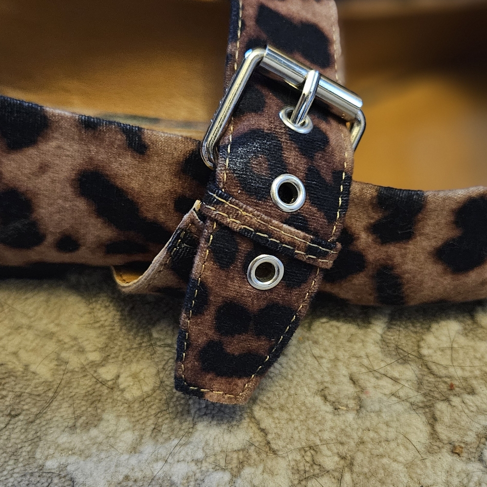Dolce Vita Leopard Print Flats - Picture 7 of 8